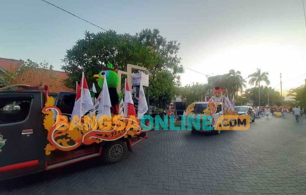 Songsong Pilkada 2024, KPU Gresik Kirab Maskot Cak&nbsp;Rusban