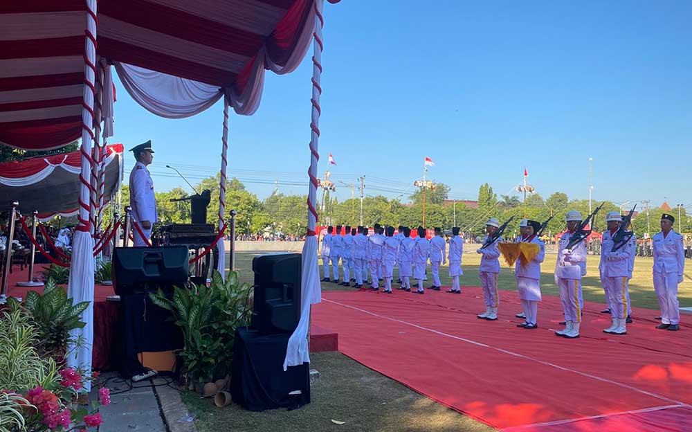 Pimpin Upacara HUT RI di GOR Rangga Jaya Anoraga, Bupati Lindra Sampaikan Pesan&nbsp;Presiden