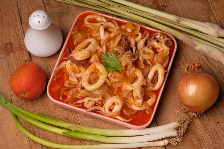 Resep Cumi Saus Padang Gurih dan&nbsp;Lezat