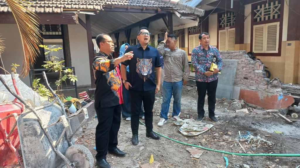 Pj Ali Kuncoro Tinjau Langsung Proyek Galeri Soekarno SDN Miji 2 Kota&nbsp;Mojokerto